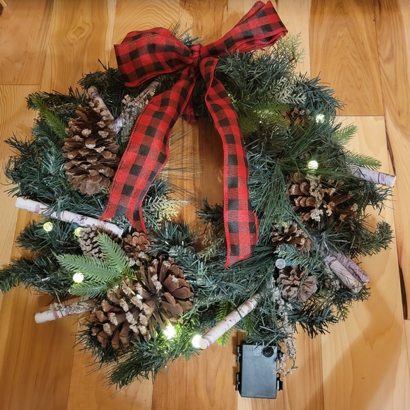 Pre-Lit 24 Inch Woodland Christmas Wreath for Front Door “Charming” - Picture 2 of 2